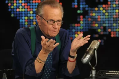 Murió por coronavirus Larry King, histórico presentador de radio y TV de los EEUU
