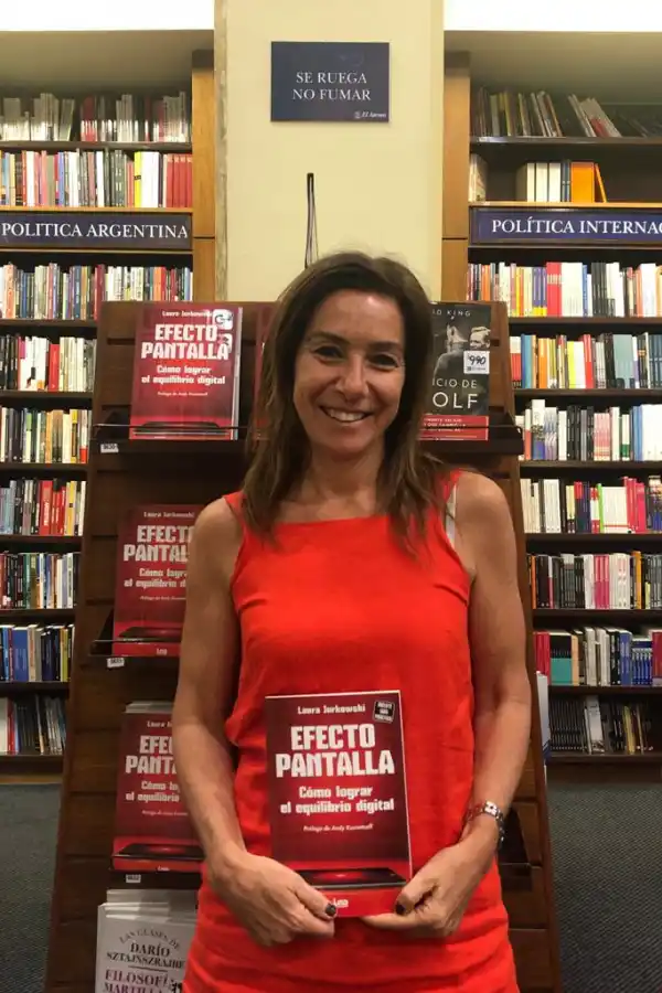 CON SU LIBRO. Jurkowski publicó a en 2019 “Efecto Pantalla”. 