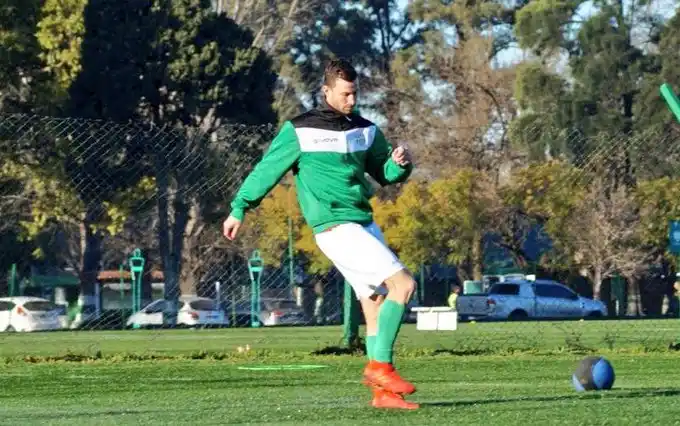 SE GANÓ UN LUGAR. A fuerza de sus goles en San Martín, Pons llegó a Banfield, consiguiendo el objetivo de volver a jugar en la máxima categoría del fútbol argentino.  
