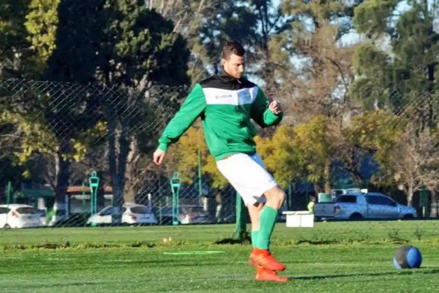 SE GANÓ UN LUGAR. A fuerza de sus goles en San Martín, Pons llegó a Banfield, consiguiendo el objetivo de volver a jugar en la máxima categoría del fútbol argentino.  