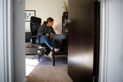 El 47% de los argentinos prefiere trabajar desde su casa la mitad del tiempo