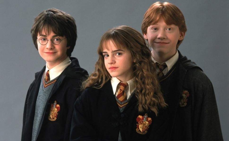  HARRY POTTER Y LA PIEDRA FILOSOFAL. Es el primer año del aprendiz en la escuela de Hogwartz, en la primera película de la saga.