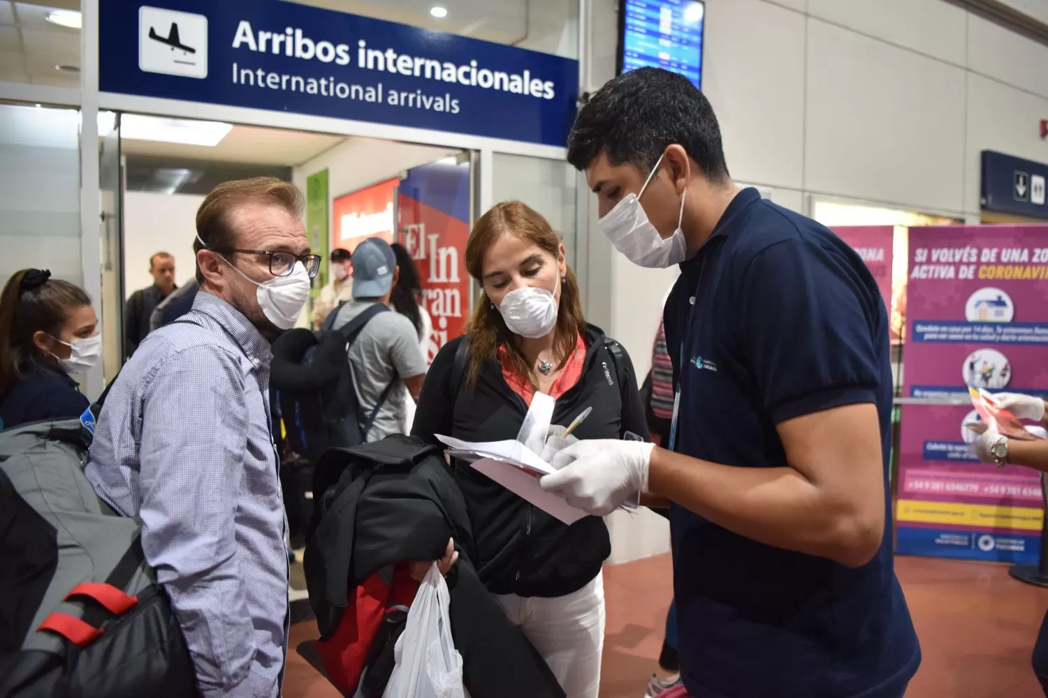Desde el lunes, restringirán los vuelos internacionales para reducir contagios de covid-19