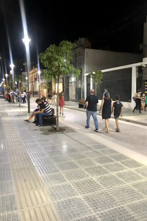 Semipeatonal de la 25 de Mayo: ¿crees que se deberían 'acelerar' más obras en la Capital?