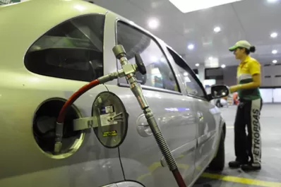 Ante la suba de los combustibles, aumentaron las consultas para cambiar de nafta a GNC