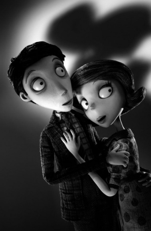  FRANKENWEENIE. El pequeño Víctor Frankenstein lleva a cabo un experimento científico con imprevisibles consecuencias. Dirige Tim Burton.