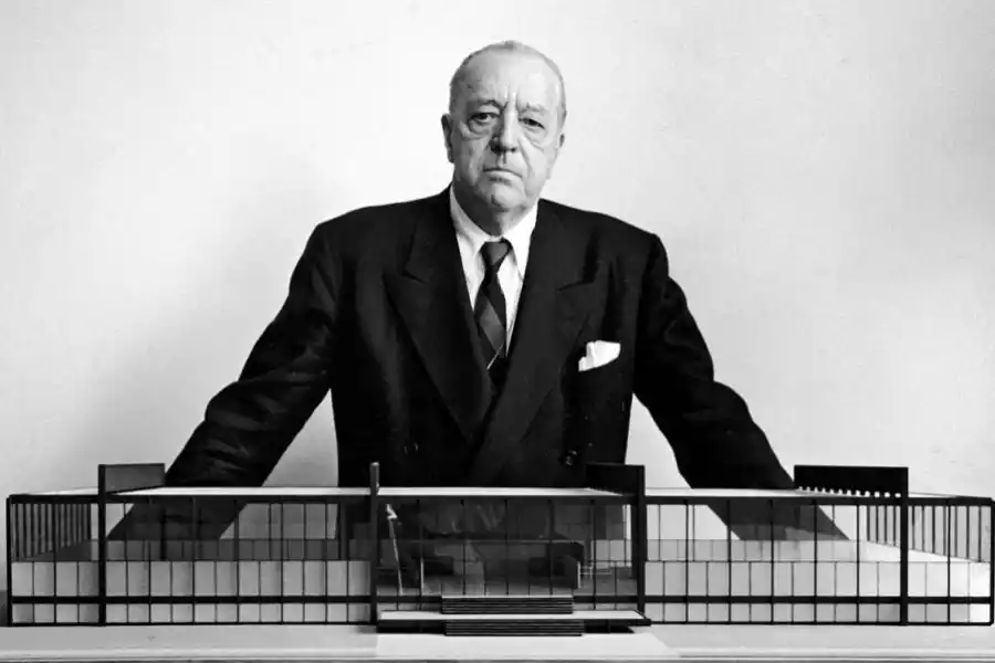 Ludwig Mies Van der Rohe.