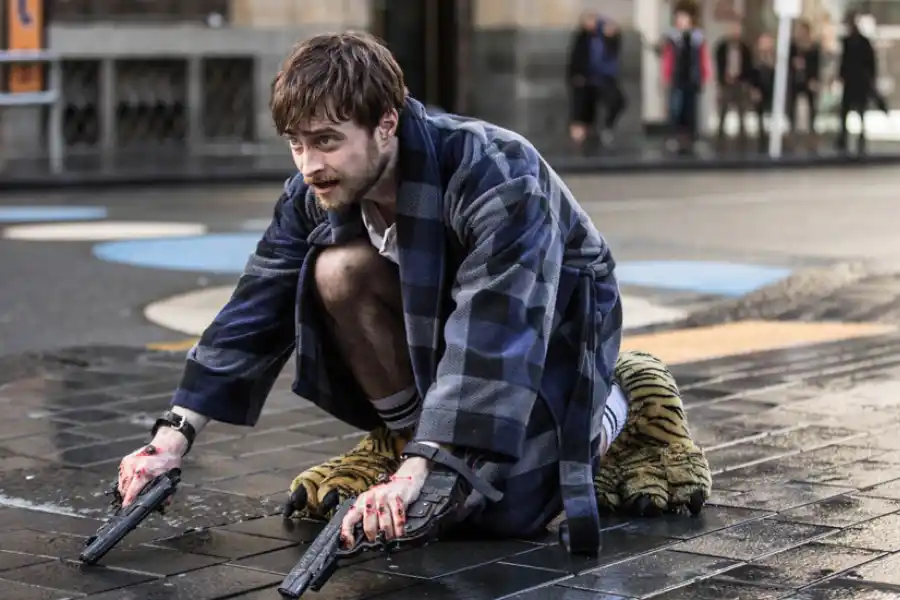  MANOS A LAS ARMAS. Con Daniel Radcliffe.