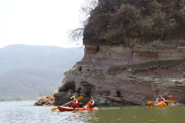 El Mollar: se le dio vuelta el kayak y debió ser rescatado por la policía