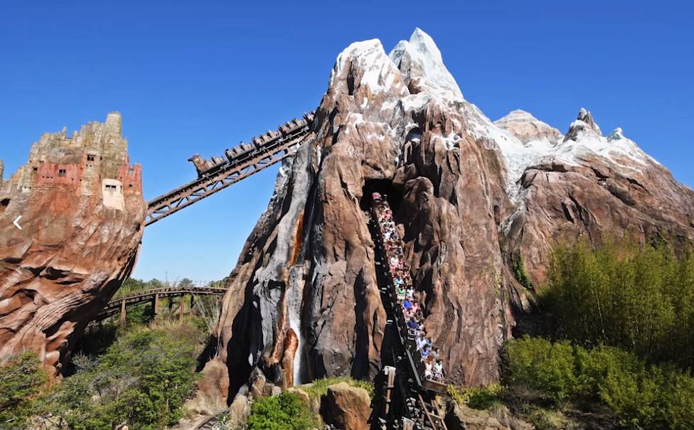  EXPEDICIÓN EVEREST. “Atraviesa el Himalaya en un tren veloz y admira al abominable Hombre de las nieves”, invita la plataforma.