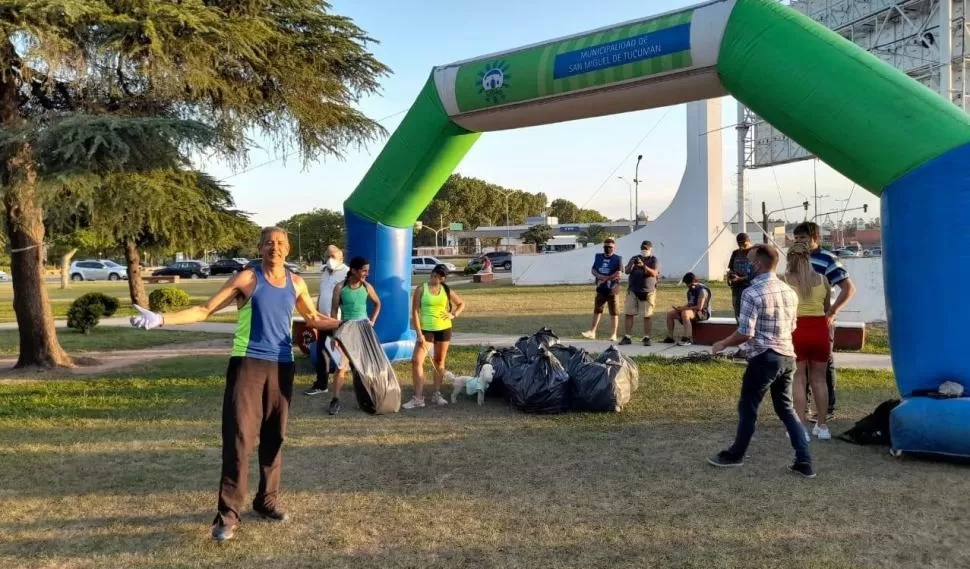 PRESENTE. En la movida que se hizo en diciembre en el parque 9 de Julio, el atleta Juan Pablo Juárez fue uno de los que colaboró en todo momento.