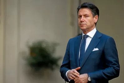 Italia busca una salida a su crisis política sin convocar a elecciones