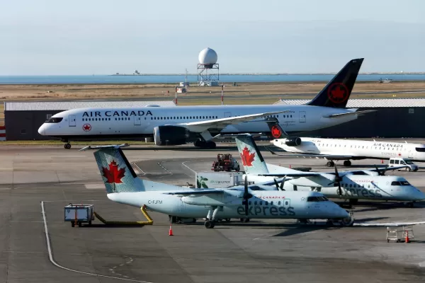 Por la pandemia, Canadá cancela su conectividad aérea con México y el Caribe