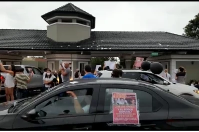 ¡Que salga el delincuente!: damnificados pidieron justicia por supuestas estafas inmobiliarias