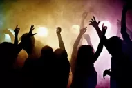 ¿Por qué los jóvenes van a las fiestas clandestinas?