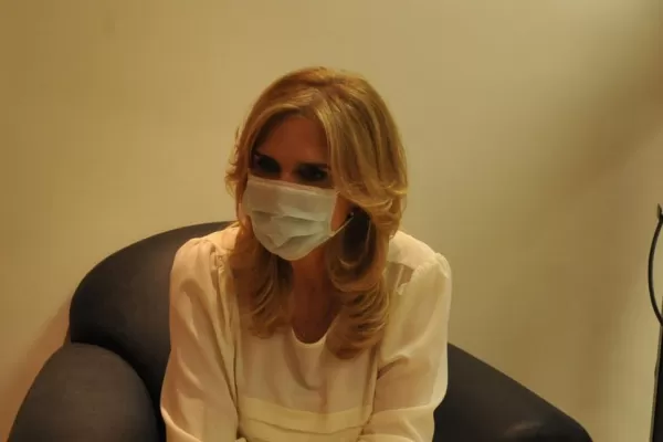 Silvia Elías de Pérez denunció que con sus datos tramitaron un IFE