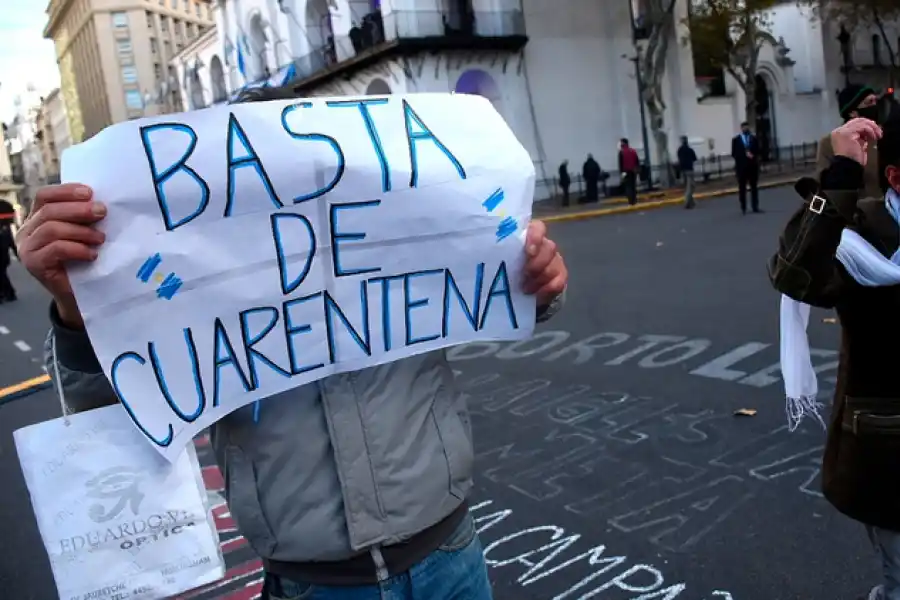 El análisis de Jorge Asís: O se llena de muertos o cierra