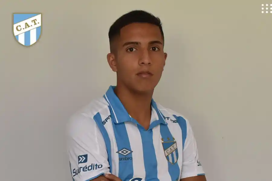 Atlético negocia refuerzos, mientras viaja con un plantel con muchos juveniles a Buenos Aires