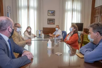 Paritarias 2021: el Gobierno recibe a los docentes con la mira puesta en la vuelta a clases