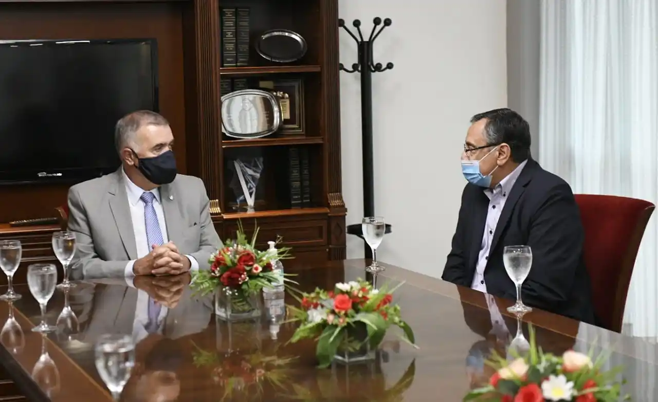REUNIÓN. Osvaldo Jaldo y el titular de Senasa, Carlos Alberto Paz. Foto Prensa HLT