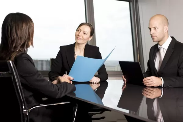 ¿Estás buscando trabajo? Así podés preparar un buen currículum