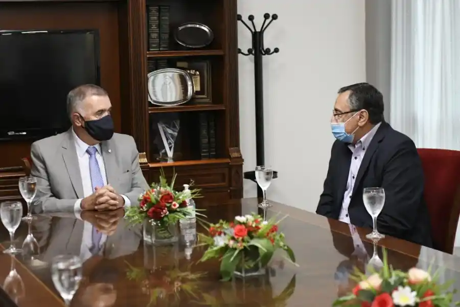 REUNIÓN. Osvaldo Jaldo y el titular de Senasa, Carlos Alberto Paz. Foto Prensa HLT
