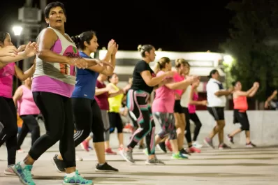 Yerba Buena: dictan clases de zumba