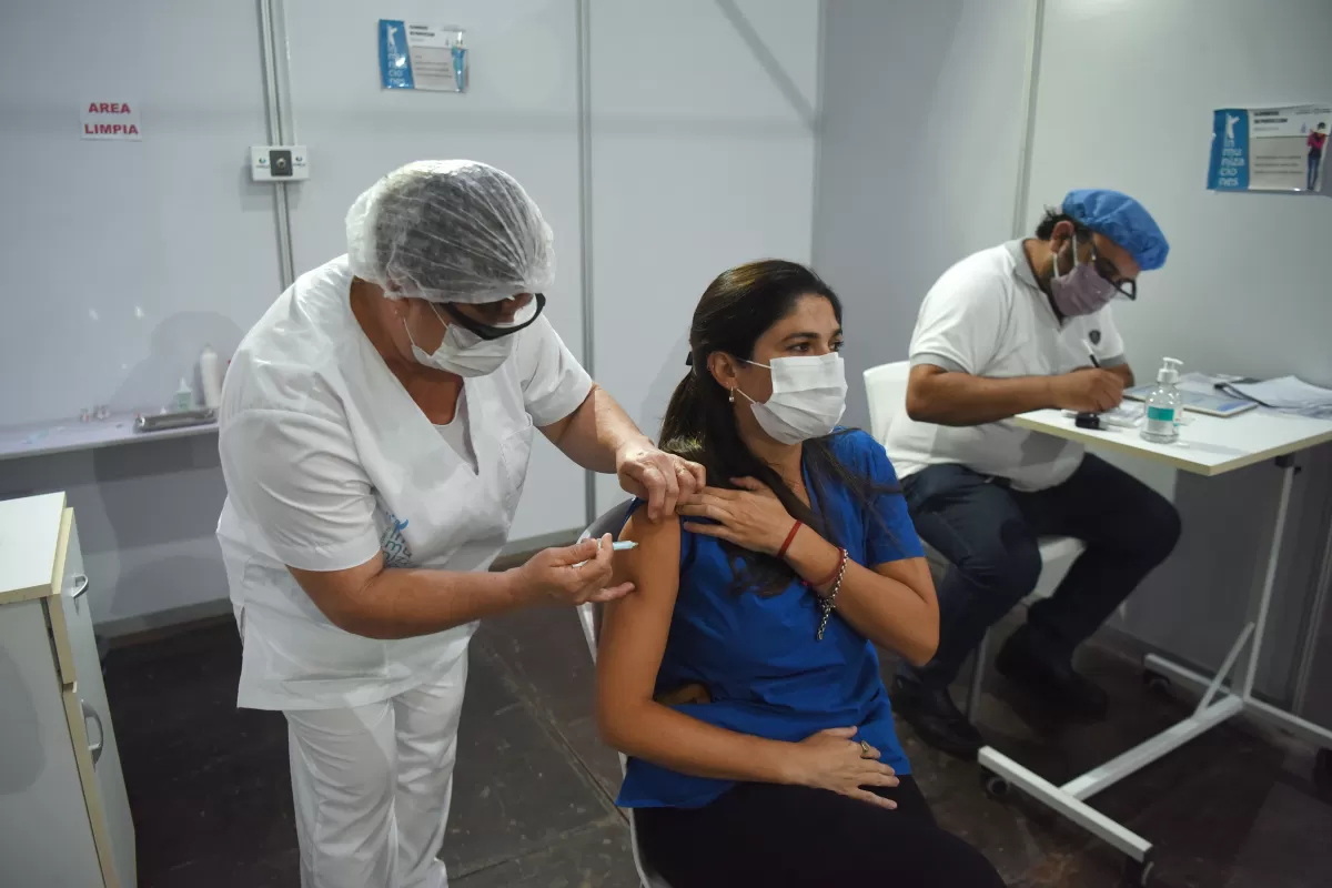 Vacunación contra covid-19 en Tucumán.