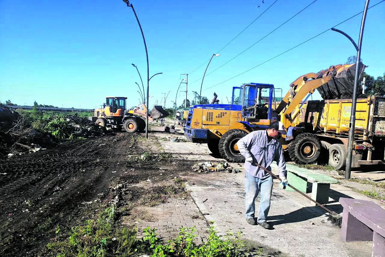 Limpieza en la Costanera: retiran 450 toneladas de basura