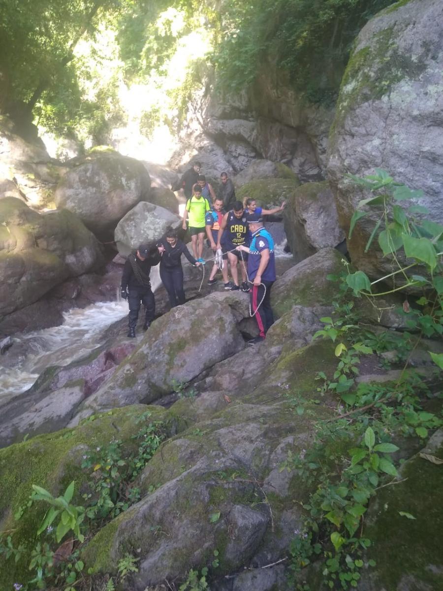 El Cadillal: rescatan a cinco jóvenes que se habían perdido en Aguas Chiquitas