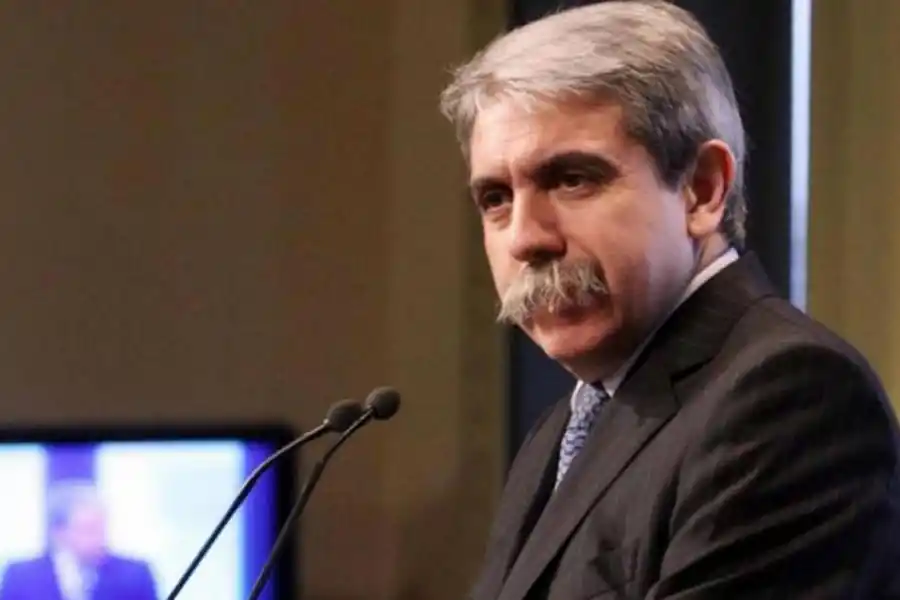 ¿COLABORADOR INTERESADO? El ex ministro del Interior Aníbal Fernández envió agentes federales y espías que terminaron elaborando una teoría errada.