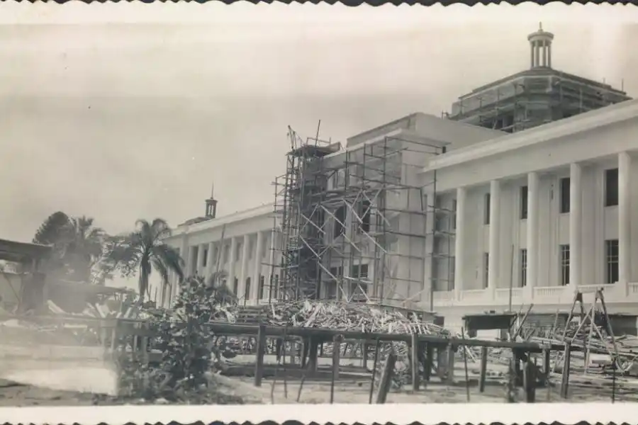 TRIBUNALES. El edificio en construcción; en la zona se disputaban partidos.