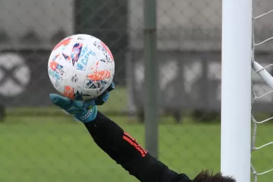 Otra vez, un grande frente al chico