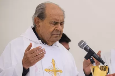 Tafí Viejo: despedirán los restos del Padre Julio Albornoz con una caravana