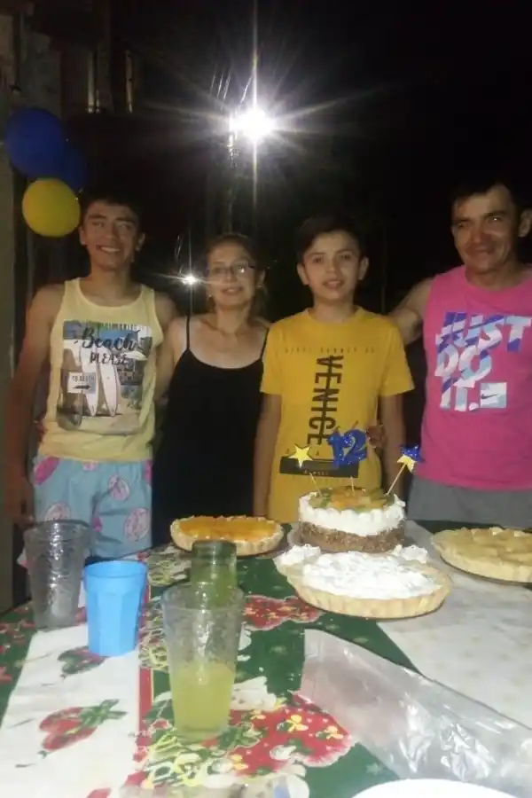 ENTRENAMIENTO. Nahuel suele salir a practicar en las rutas del sur, acompañado por su papá, o por un grupo de amigos.  