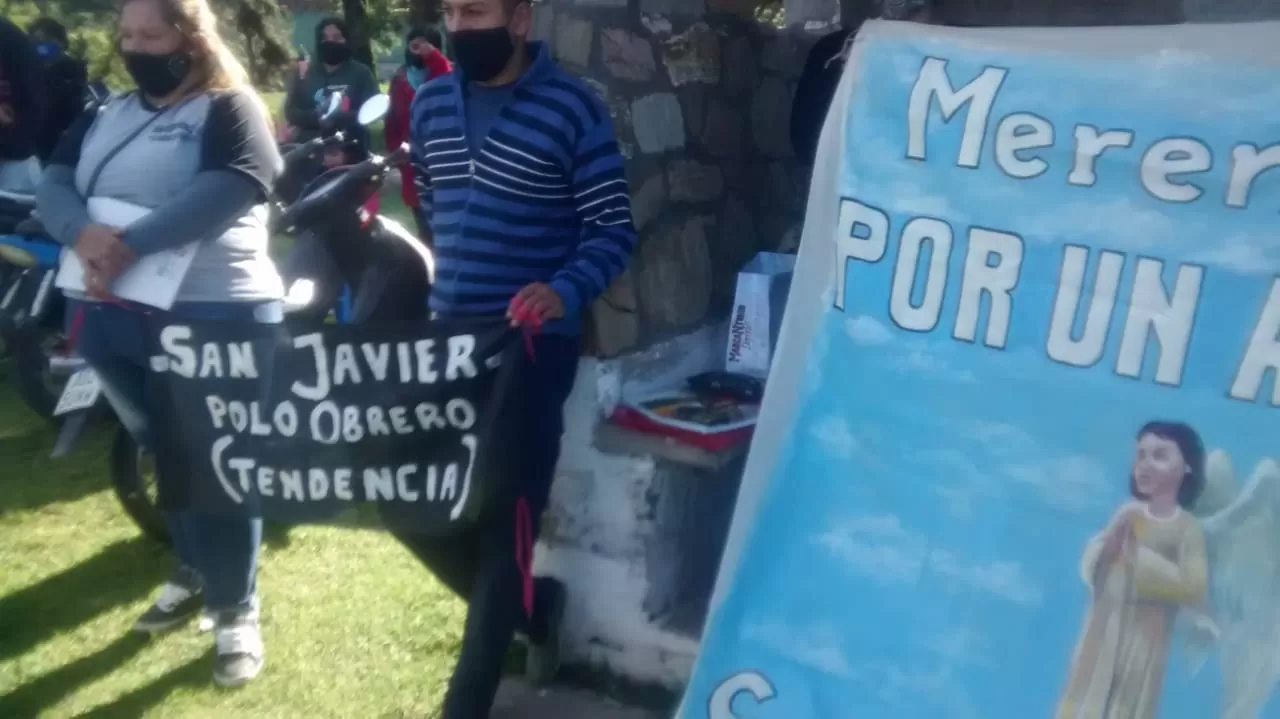 Polo Obrero y merenderos protestaron frente a la comuna de San Javier