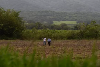 Acusan a un policía por el crimen del joven que entró a robar a una fábrica