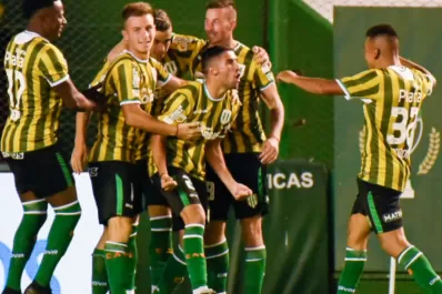 Banfield le ganó a Racing en el inicio de la Copa de la Liga