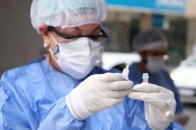 Detectan la variante británica en un caso de transmisión comunitaria