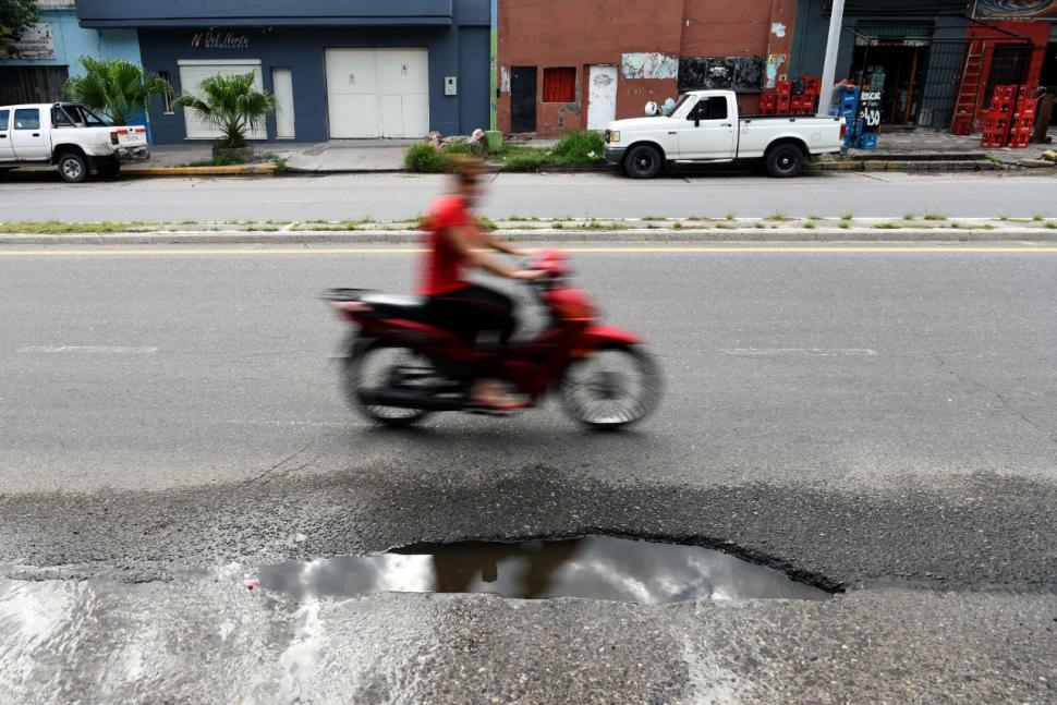 CHARCO. En la Avenida Juan B. Justo frente a la entrada Cementerio del Norte.