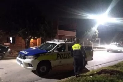 Violento robo: apedrearon un auto y a punta de pistola sustrajeron todo lo que hallaron