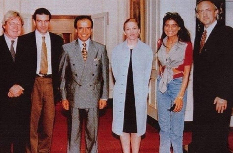 EVITA. En marzo de 1996, Menem recibió a Antonio Banderas, Madonna y Jonathan Pryce, y les permitió filmar en el mítico balcón de la Casa Rosada.