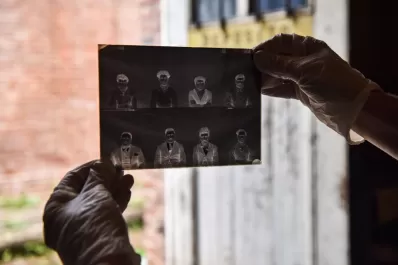 “Hay 5.000 negativos en placas de vidrio”