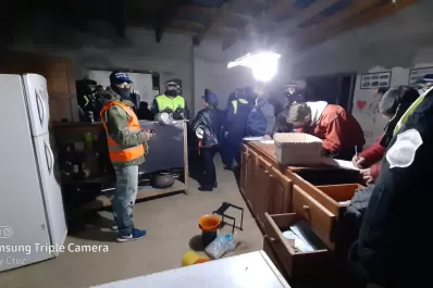 El Mollar: desalojaron una fiesta clandestina en la que había 150 personas