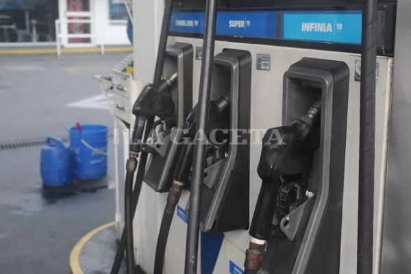 Quinto aumento de la nafta en 2021: el litro de súper llegó a $81,50 en Tucumán