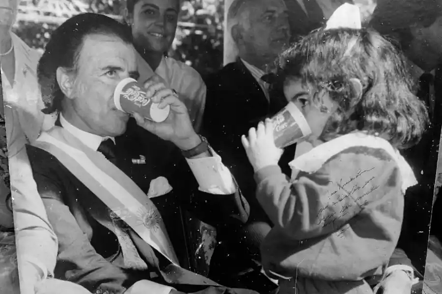  CON SU AHIJADA. A la izquierda con María Eva.