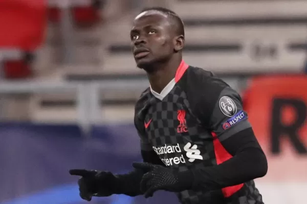 Gracias a Salah y a Mané, Liverpool da un paso a los cuartos de final en Alemania