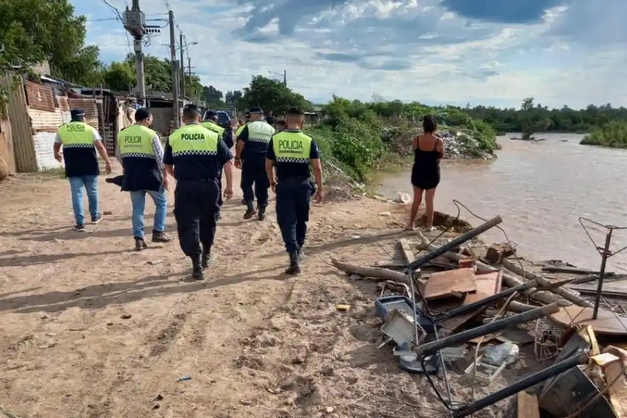 RÍO SALÍ. Sospechan que el niño pudo haber caído al agua.