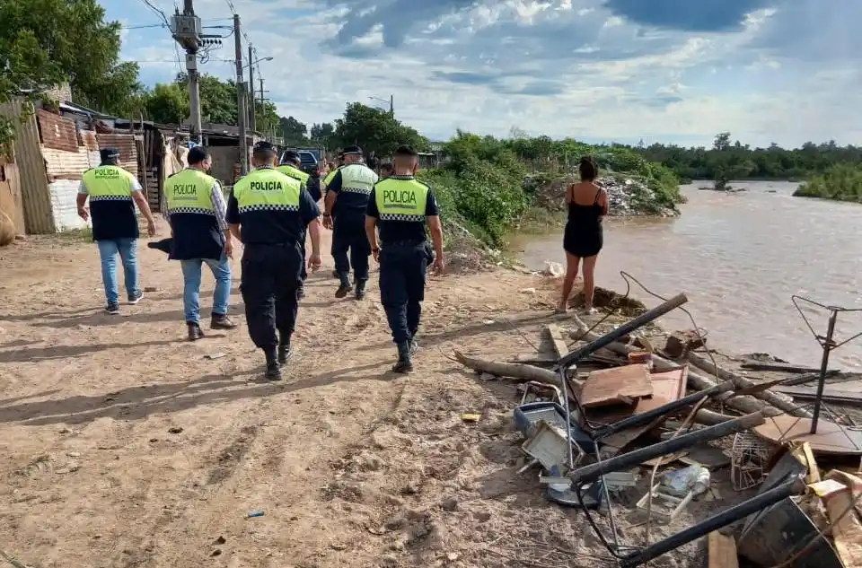 RÍO SALÍ. Sospechan que el niño pudo haber caído al agua.