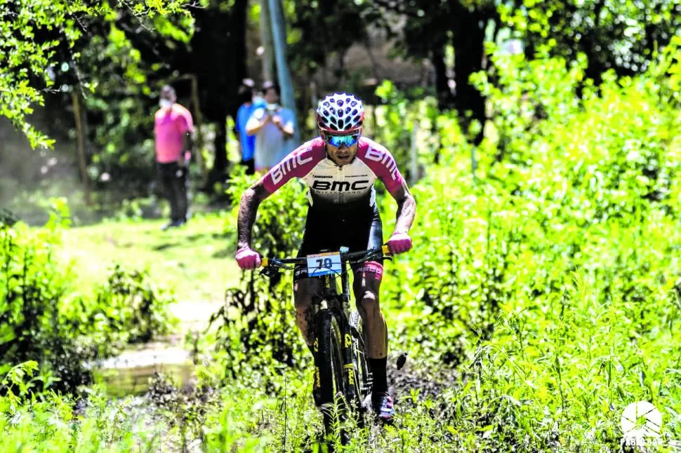 MOSTRÓ SU POTENCIAL EN OTRA PROVINCIA. El “Mono” Darío Gasco finalizó segundo en una carrera de 100 kilómetros en La Rioja y el domingo 28 estará presente en la Vuelta a las Altas Cumbres, en Córdoba. 